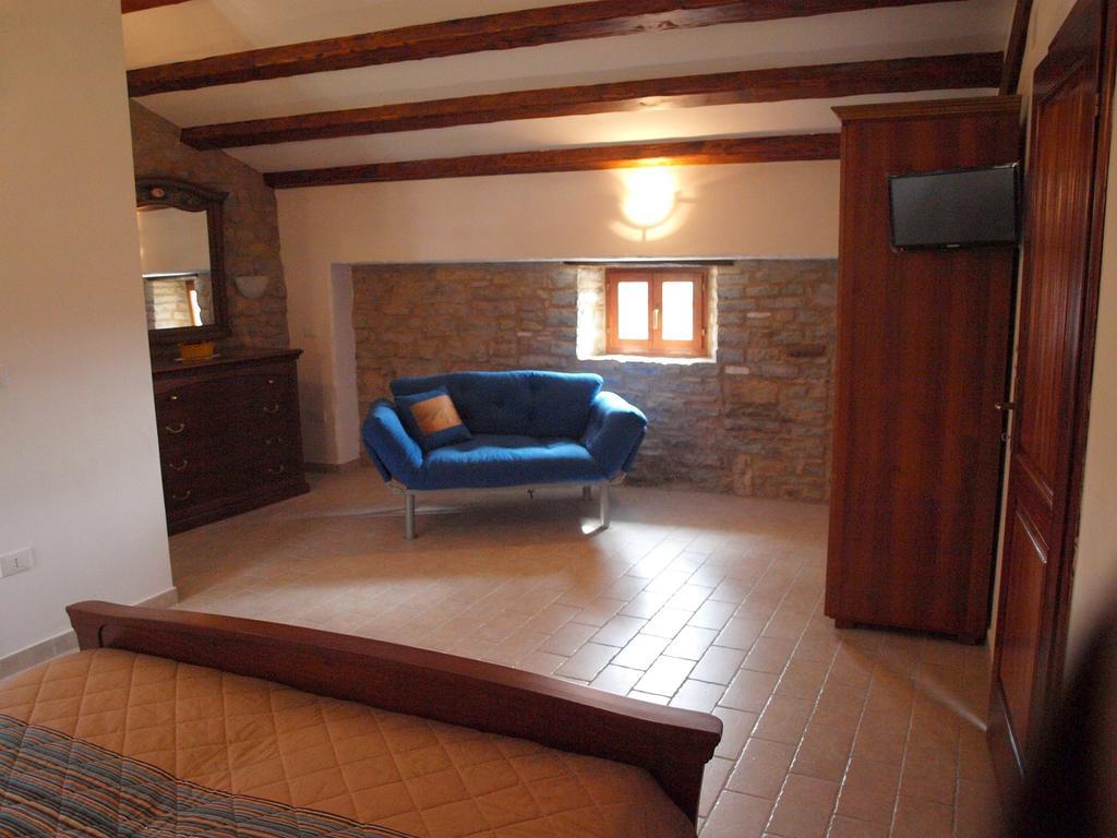 Al Merlo Olivo, Rural Istrian House Buje Buitenkant foto