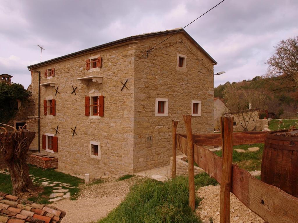 Al Merlo Olivo, Rural Istrian House Buje Buitenkant foto