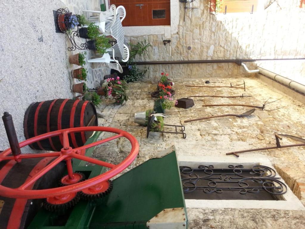 Al Merlo Olivo, Rural Istrian House Buje Buitenkant foto