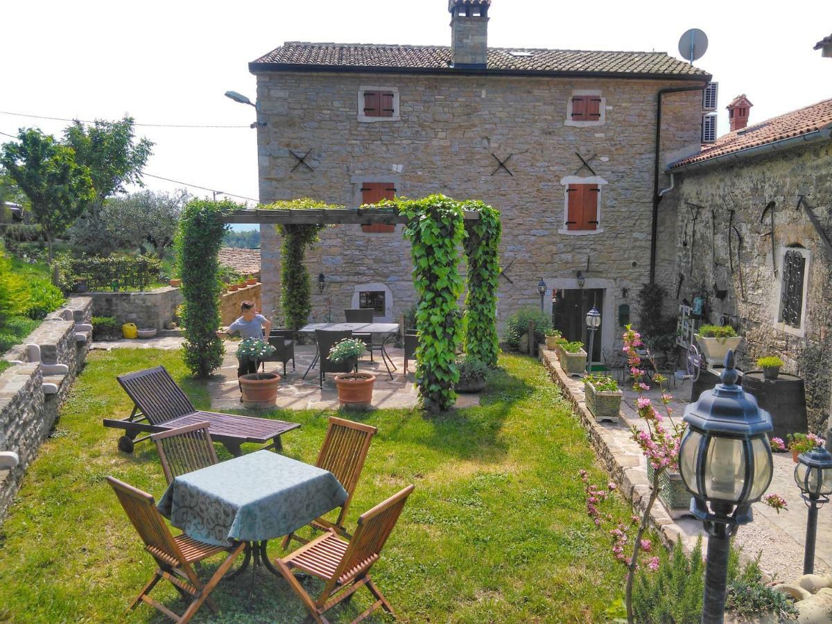 Al Merlo Olivo, Rural Istrian House Buje Buitenkant foto